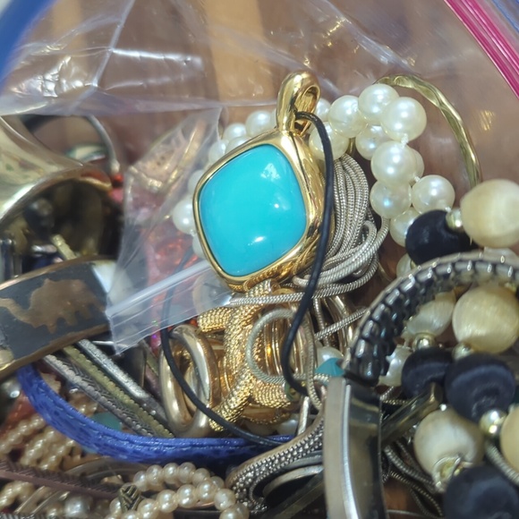 Assorted Bulk Jewelry Collection with Watches crafting imperfect 3.8lbs - Picture 10 of 12